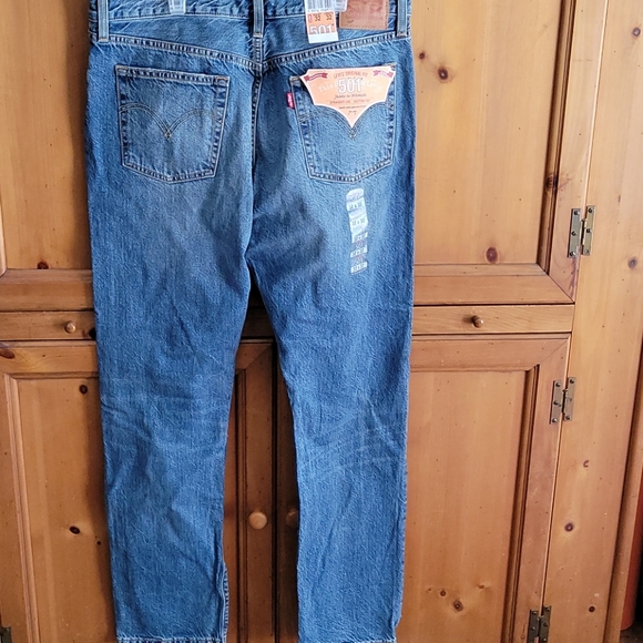 Levi's 501 Jeans - Picture 2 of 9